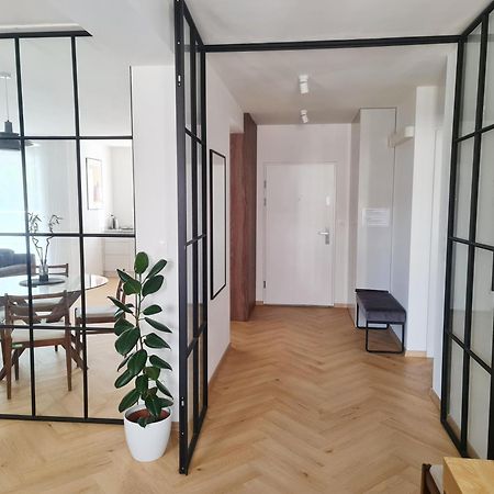 Beautiful New Apt In Old Town Near Train Station - Free Parking 브라티슬라바 외부 사진