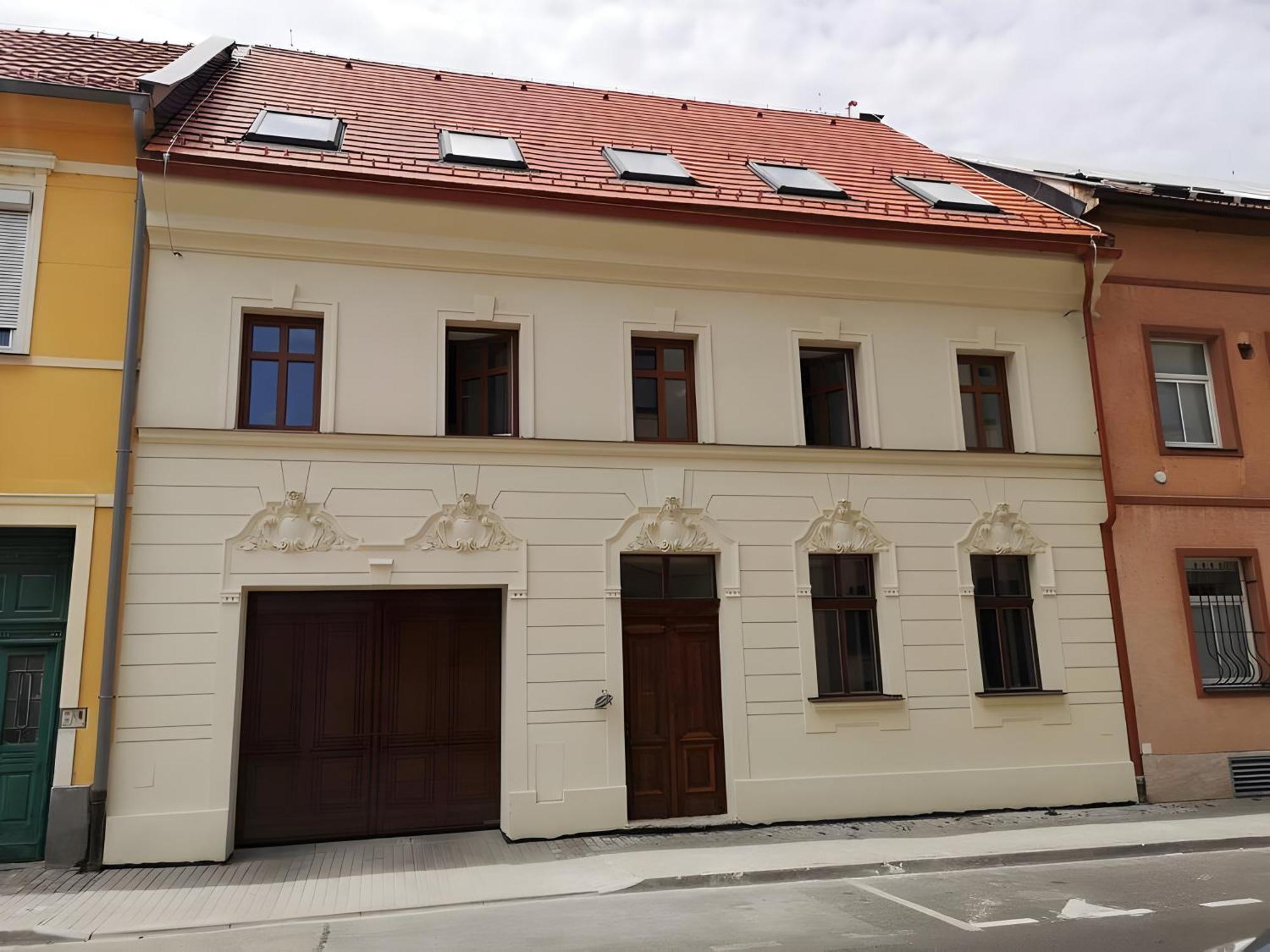 Beautiful New Apt In Old Town Near Train Station - Free Parking 브라티슬라바 외부 사진